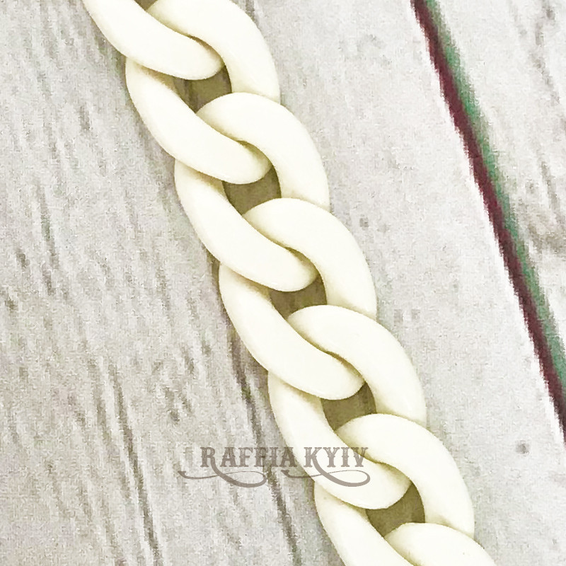 Creamy acrylic chainlet, 21 mm