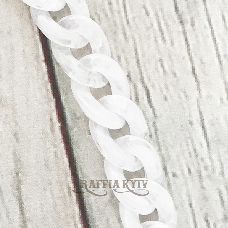 White translucent acrylic chainlet, 21 mm