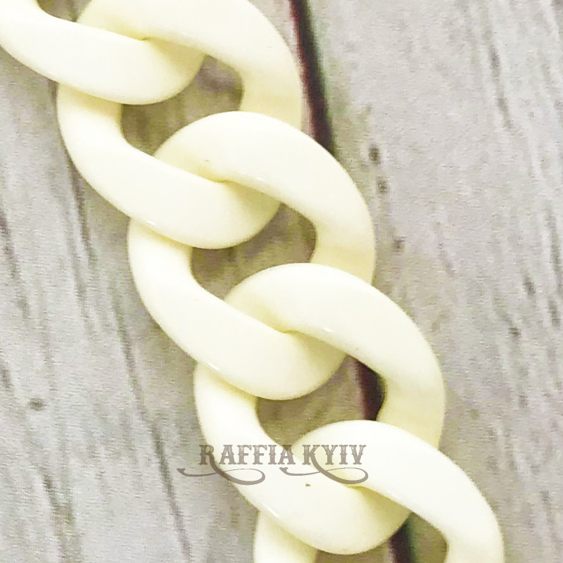 Creamy acrylic chainlet, 33 mm