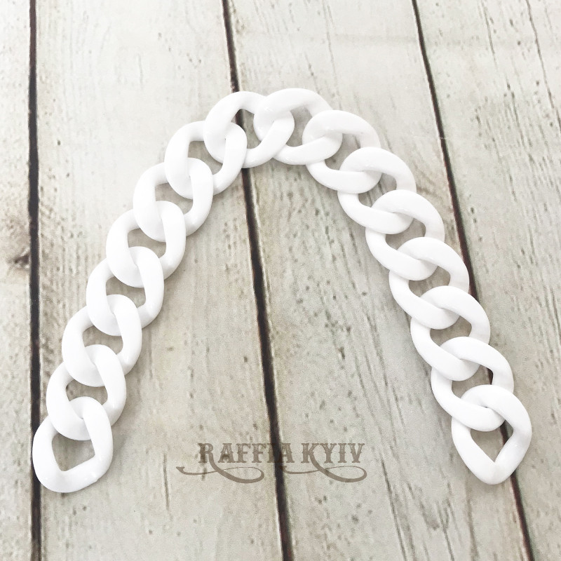 White acrylic chainlet, 33 mm