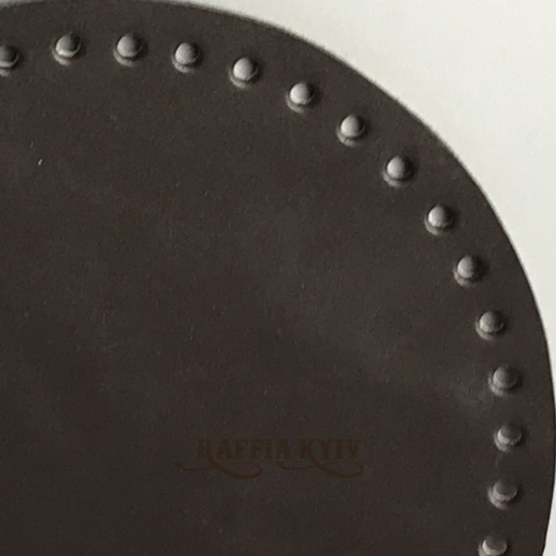 Chocolate leather round bottom, ø 16 cm, deformed