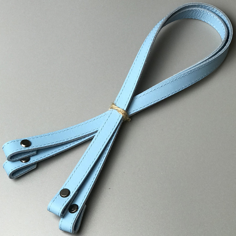 Голубые кожаные ручки с загибом на винтах, 67×1,5 см