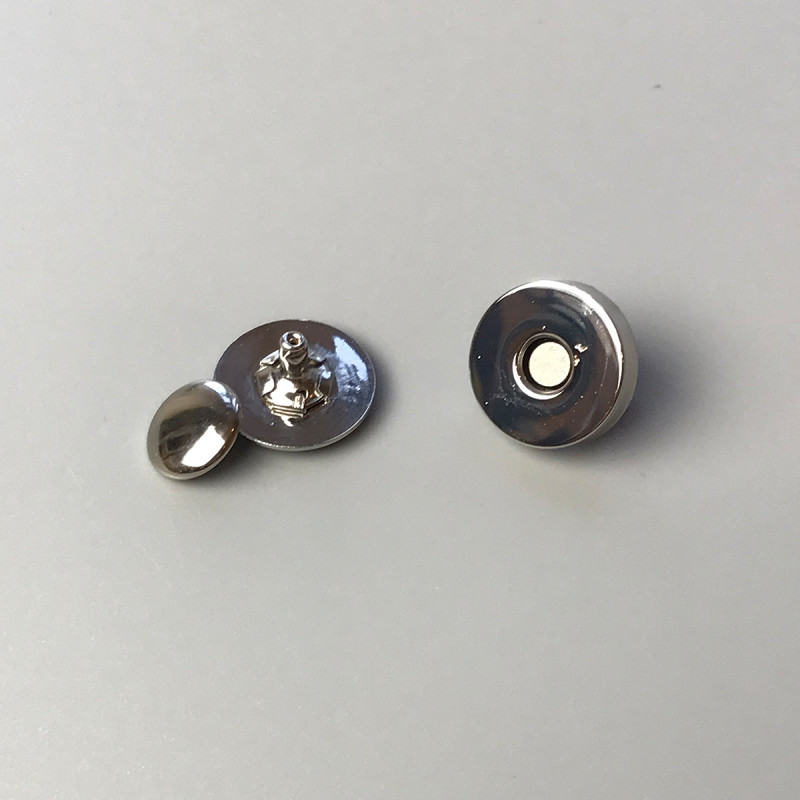 Magnetic mustaches button with rivet, nickel, ø18 mm