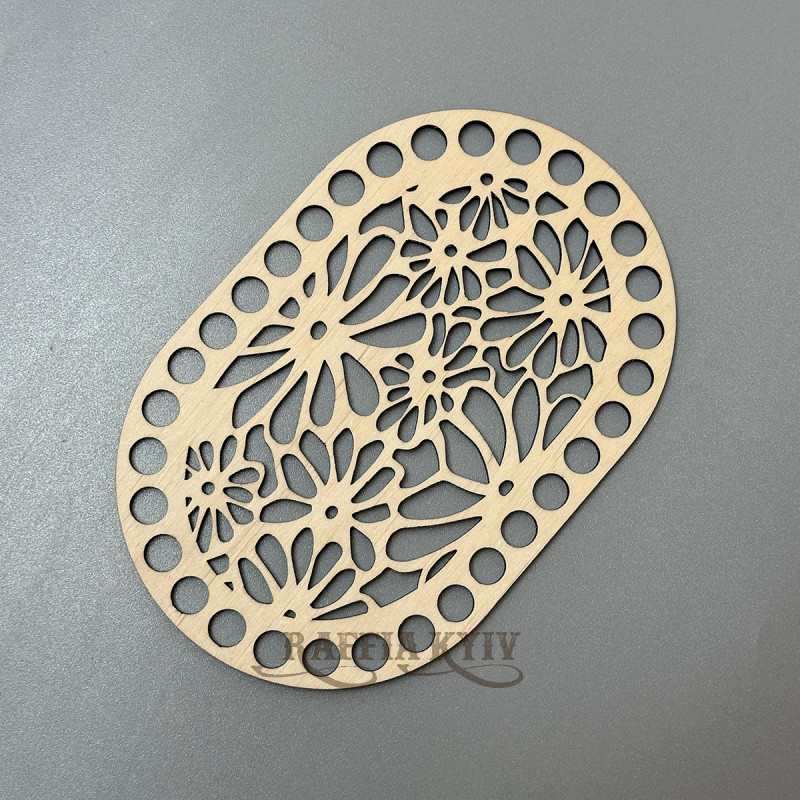 Openwork oval plywood bottom, 15×10 cm, model 213