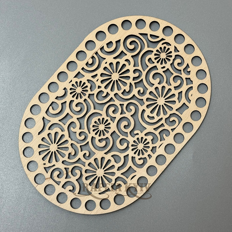 Openwork oval plywood bottom, 18×12 cm, model 227